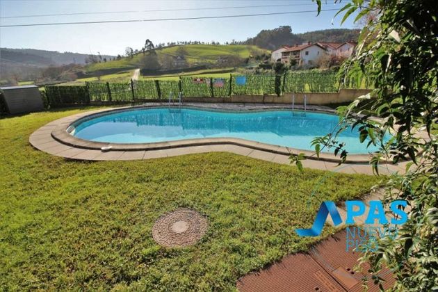 Foto 2 de Piso en venta en Oruña de 3 habitaciones con terraza y piscina