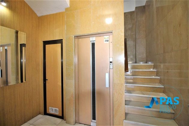 Foto 2 de Piso en venta en Castilla - Hermida de 5 habitaciones con ascensor