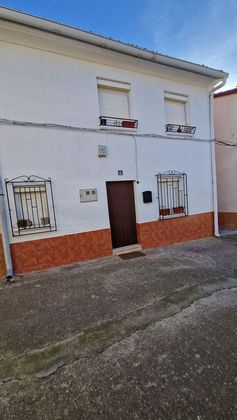 Foto 2 de Venta de casa en Albelda de Iregua de 4 habitaciones con terraza y calefacción