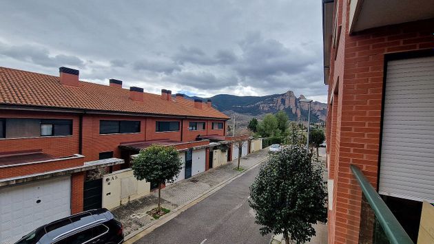 Foto 2 de Venta de piso en calle Virgen de Valvanera de 2 habitaciones con piscina y garaje