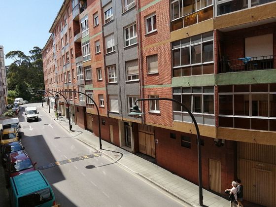 Foto 2 de Pis en venda a calle Jovellanos de 3 habitacions i 75 m²