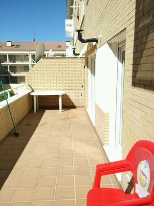 Foto 1 de Venta de piso en calle Del Molinillo de 1 habitación con terraza y muebles