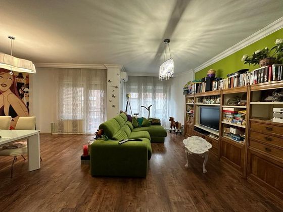 Foto 1 de Pis en venda a Centro - Logroño de 3 habitacions amb terrassa i aire acondicionat