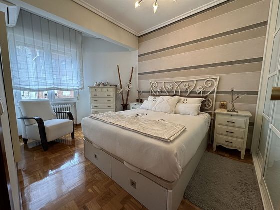 Foto 1 de Venta de piso en Centro - Logroño de 3 habitaciones con terraza y aire acondicionado