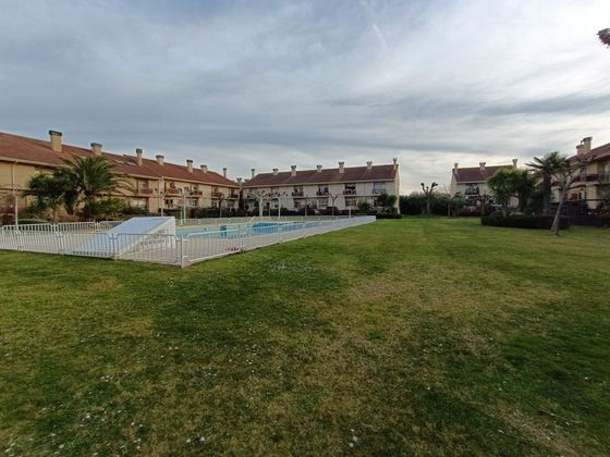 Foto 1 de Venta de casa en Lardero de 3 habitaciones con terraza y piscina