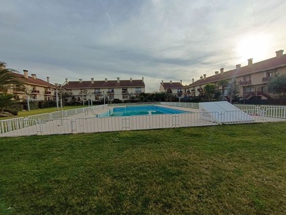 Foto 2 de Venta de casa en Lardero de 3 habitaciones con terraza y piscina