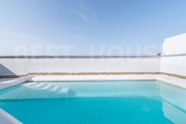 Foto 1 de Casa adossada en venda a San Fernando de 10 habitacions amb terrassa i piscina