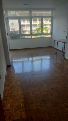Foto 1 de Oficina en alquiler en Arenales - Lugo - Avenida Marítima con ascensor