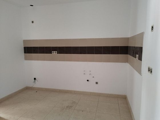 Foto 2 de Piso en venta en Vecindario-Paredilla-Sardina de 3 habitaciones con garaje y ascensor