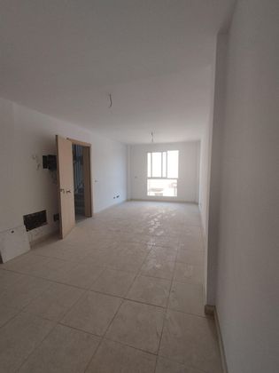 Foto 2 de Edifici en venda a Vecindario-Paredilla-Sardina amb ascensor