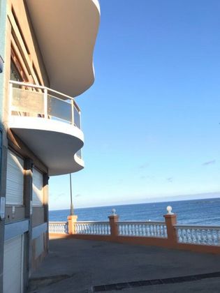 Foto 2 de Alquiler de casa adosada en Playa del Hombre - Taliarte - Salinetas de 4 habitaciones con terraza y piscina