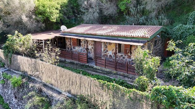 Foto 2 de Venta de casa rural en San Lorenzo de 1 habitación con terraza y jardín