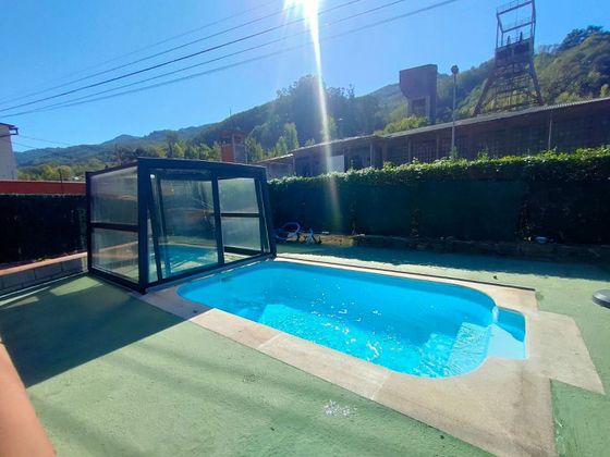 Foto 1 de Venta de chalet en Santa Marina - Polígono de 4 habitaciones con terraza y piscina