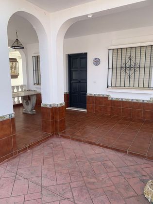 Foto 2 de Chalet en venta en Matalascañas de 8 habitaciones con terraza y garaje