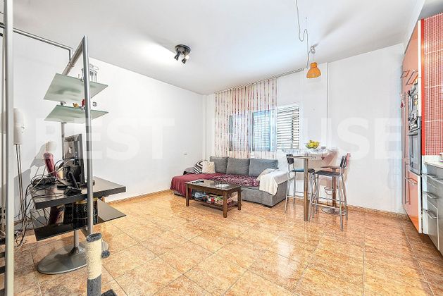 Foto 2 de Piso en venta en Vecindario-Paredilla-Sardina de 1 habitación con terraza y garaje