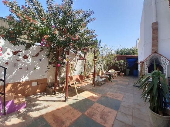 Foto 2 de Casa en venta en Vecindario-Paredilla-Sardina de 8 habitaciones con terraza y garaje