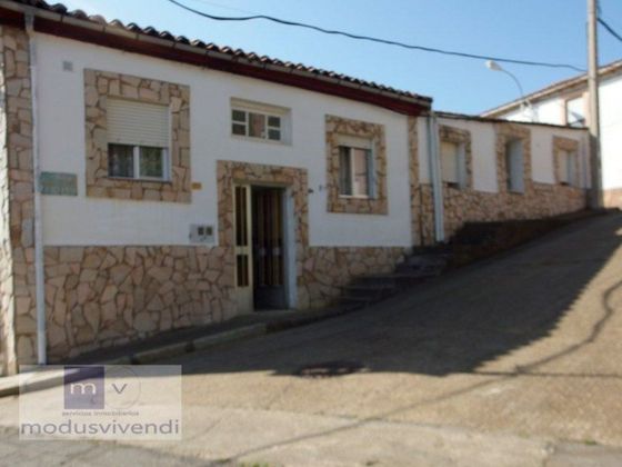 Foto 1 de Casa en venta en Ferral del Besnega de 3 habitaciones y 271 m²