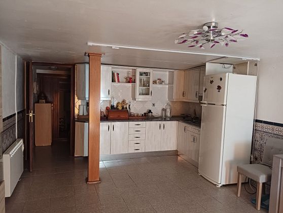 Foto 1 de Casa en venda a calle La Luna de 7 habitacions amb garatge i calefacció