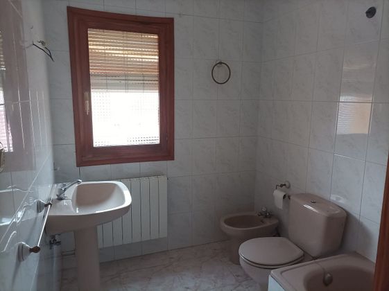 Foto 2 de Venta de casa en calle Alfonso X de 3 habitaciones con aire acondicionado