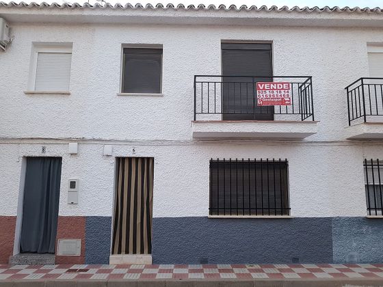 Foto 1 de Casa en venda a calle Pizarro de 4 habitacions amb terrassa i calefacció
