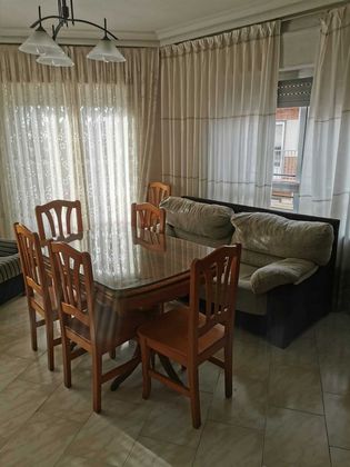 Foto 2 de Pis en lloguer a Carmelitas - San Marcos - Campillo de 5 habitacions amb terrassa i mobles