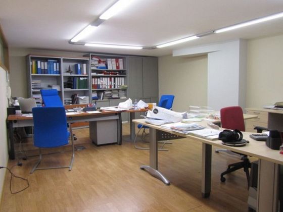 Foto 1 de Alquiler de oficina en Zona de Plaza de Barcelos de 37 m²