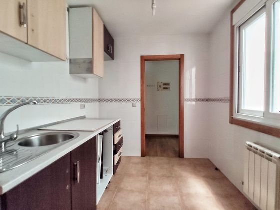 Foto 1 de Venta de piso en calle Carreiros de 2 habitaciones con garaje y calefacción