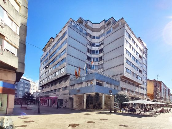 Foto 1 de Venta de piso en calle Castelao de 7 habitaciones con terraza y calefacción