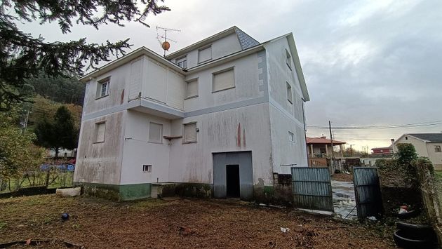 Foto 2 de Xalet en venda a calle Lugar Lusquiños de 5 habitacions amb terrassa i jardí