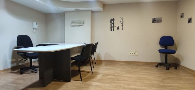 Foto 2 de Alquiler de oficina en Zona de Plaza de Barcelos de 19 m²