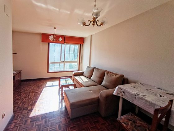 Foto 2 de Pis en lloguer a calle Da Ponte Nova de 2 habitacions amb mobles i calefacció