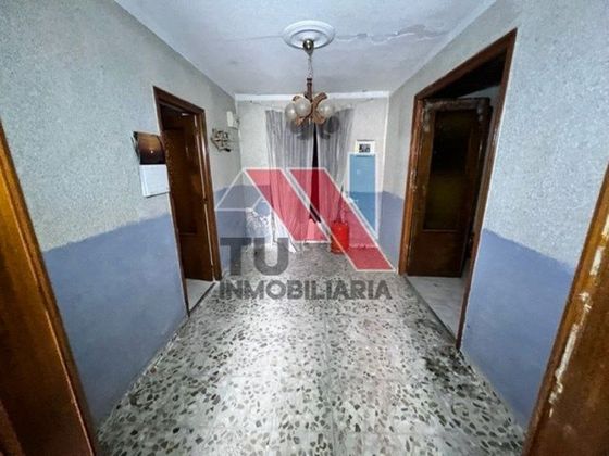 Foto 2 de Casa adossada en venda a calle Anastasio Hierro de 3 habitacions amb garatge