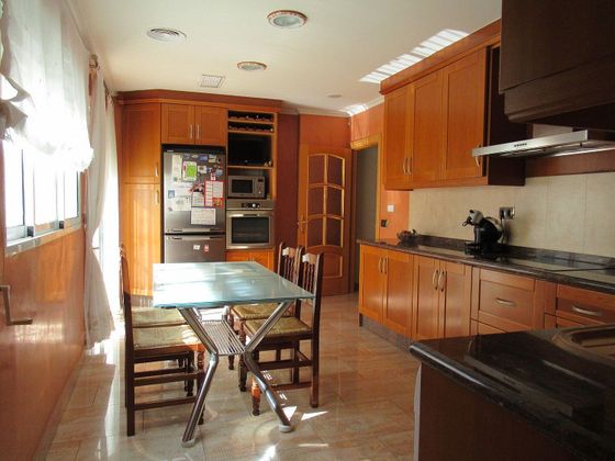 Foto 2 de Casa en venta en Alcalde Felipe Mallol de 5 habitaciones con terraza y garaje