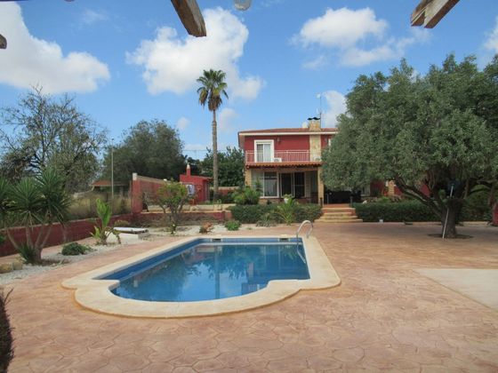 Foto 2 de Venta de casa en Villamontes-Boqueres de 4 habitaciones con terraza y piscina