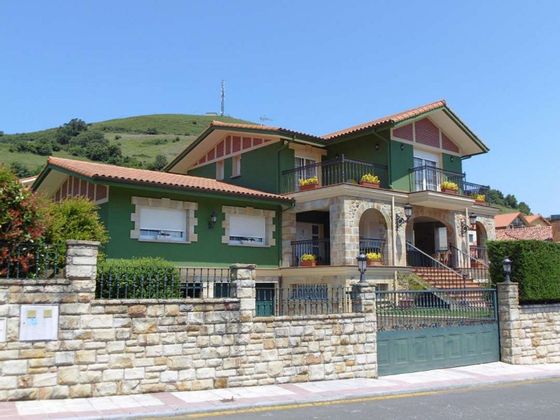 Foto 1 de Xalet en venda a Muskiz de 5 habitacions amb terrassa i garatge