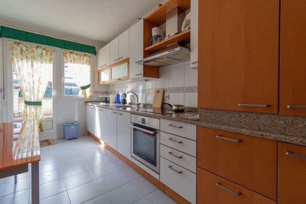 Foto 2 de Casa adossada en venda a Abanto y Ciérvana-Abanto Zierbena de 3 habitacions amb calefacció
