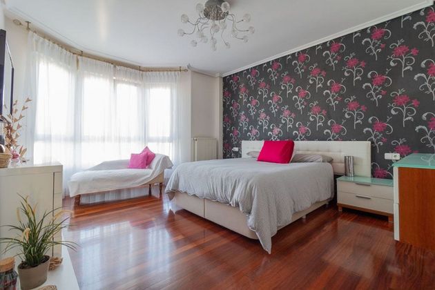 Foto 1 de Casa adossada en venda a Abanto y Ciérvana-Abanto Zierbena de 4 habitacions amb garatge i calefacció