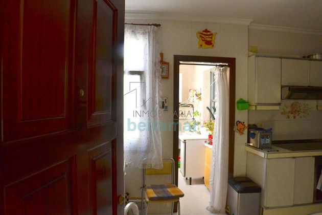 Foto 2 de Piso en venta en Ribeira de 4 habitaciones con calefacción y ascensor