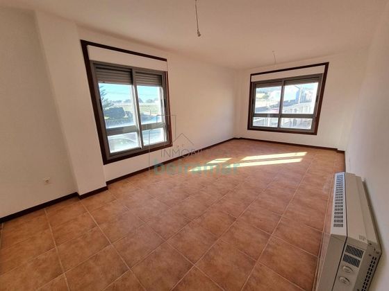 Foto 2 de Piso en venta en Ribeira de 3 habitaciones con terraza y garaje