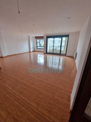 Foto 2 de Venta de piso en Boiro de 3 habitaciones con terraza y garaje