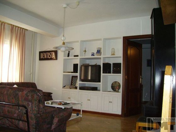 Foto 1 de Piso en venta en Centro - Segovia de 2 habitaciones con jardín y calefacción
