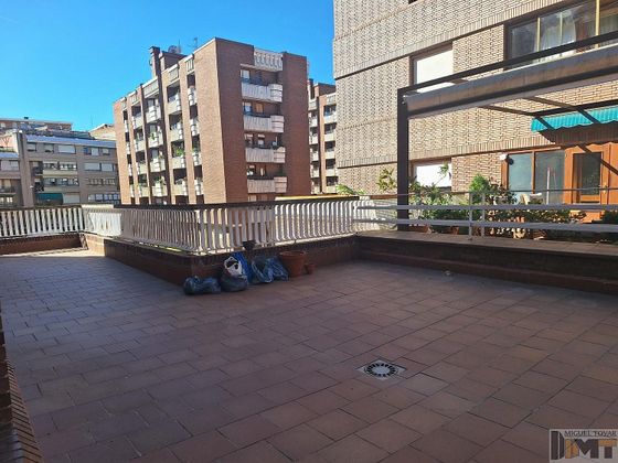 Foto 2 de Venta de piso en Ezequiel González - Conde de Sepúlveda de 4 habitaciones con terraza y garaje