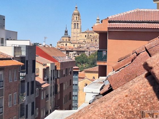 Foto 1 de Dúplex en venda a Centro - Segovia de 4 habitacions amb terrassa i garatge