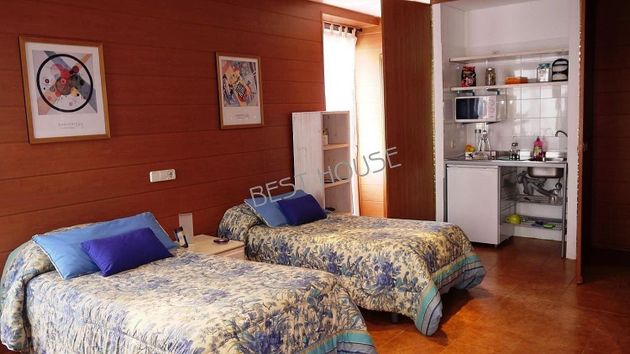 Foto 2 de Piso en venta en Centro - Vitoria-Gasteiz de 9 habitaciones con calefacción y ascensor