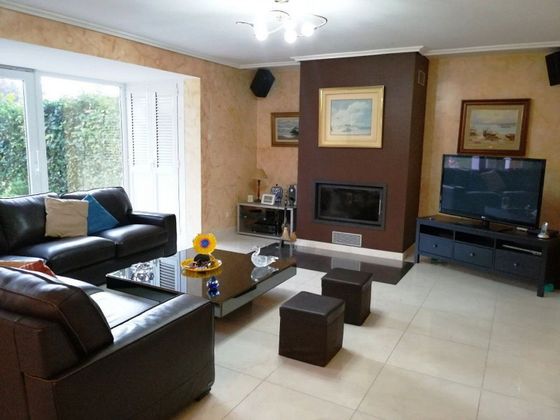 Foto 2 de Casa adossada en venda a Arrazua-Ubarrundia de 5 habitacions amb jardí i calefacció