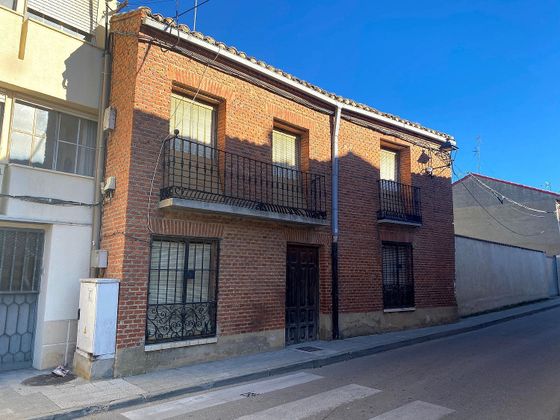 Foto 2 de Casa en venda a Carrión de los Condes de 7 habitacions amb balcó