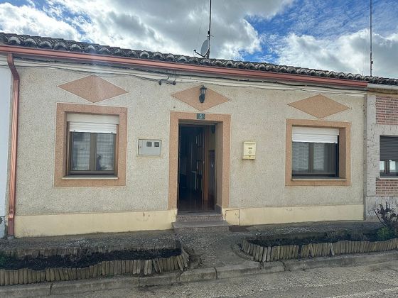 Foto 1 de Casa adossada en venda a Villovieco de 3 habitacions amb garatge i calefacció