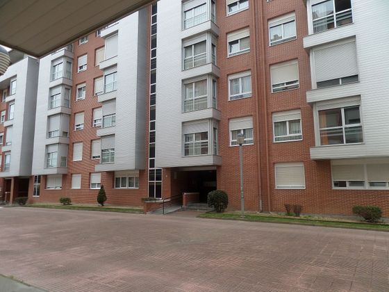 Foto 1 de Piso en venta en Arrigorriaga de 3 habitaciones con garaje y balcón