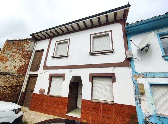 Foto 1 de Casa en venta en calle Corripos de 4 habitaciones con garaje