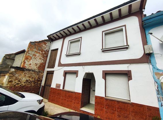 Foto 2 de Casa en venda a calle Corripos de 4 habitacions amb garatge